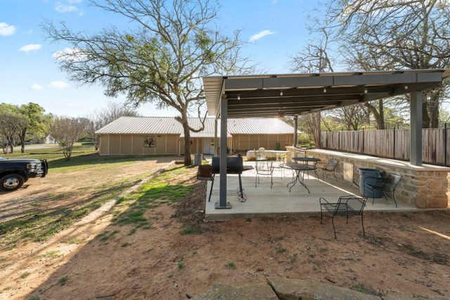 124 Arrowhead, Comanche, TX 76442