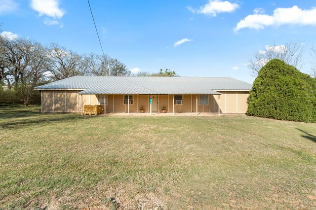 124 Arrowhead, Comanche, TX 76442