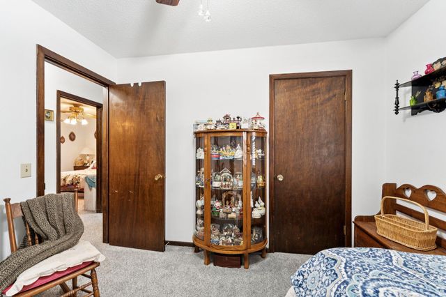 2122 AVE G, Council Bluffs, IA 51501