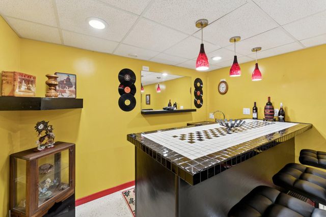 2122 AVE G, Council Bluffs, IA 51501