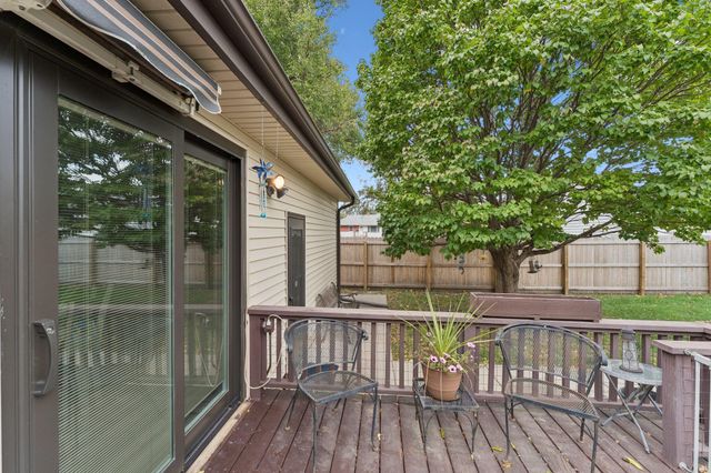 2122 AVE G, Council Bluffs, IA 51501