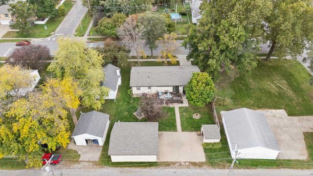 2122 AVE G, Council Bluffs, IA 51501