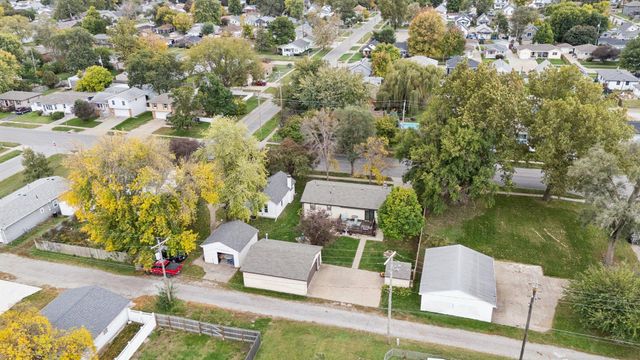 2122 AVE G, Council Bluffs, IA 51501