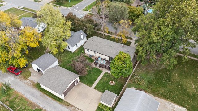 2122 AVE G, Council Bluffs, IA 51501