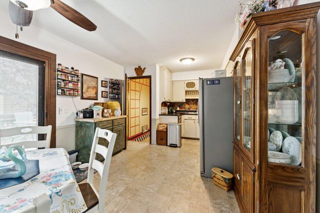 2122 AVE G, Council Bluffs, IA 51501