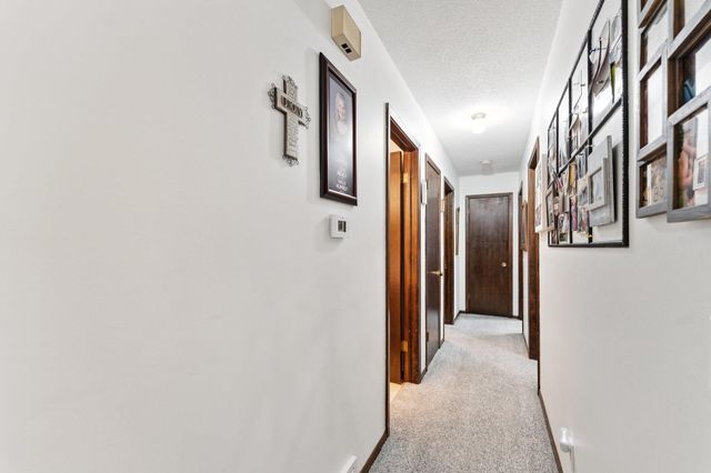 2122 AVE G, Council Bluffs, IA 51501