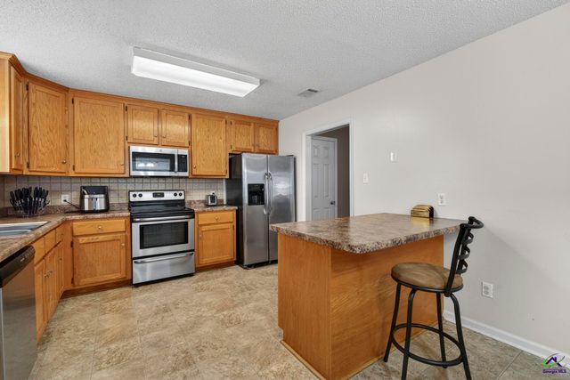 307 Carver Court, Warner Robins, GA 31088