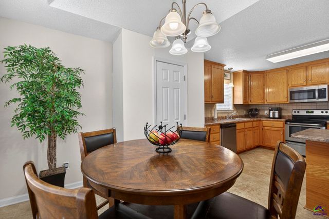 307 Carver Court, Warner Robins, GA 31088