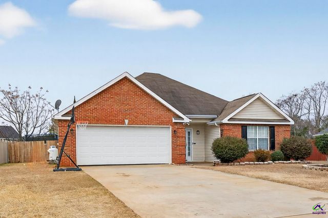 307 Carver Court, Warner Robins, GA 31088