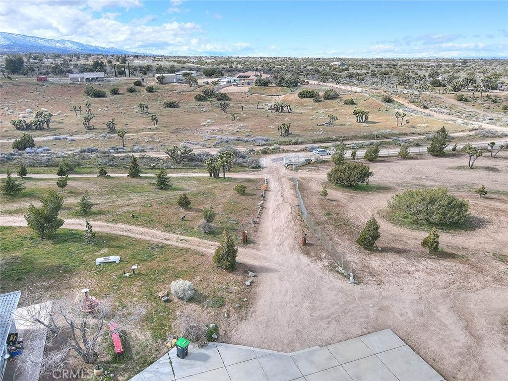 Image 6 of property listing at 8529 Nielson, Phelan, CA 92371