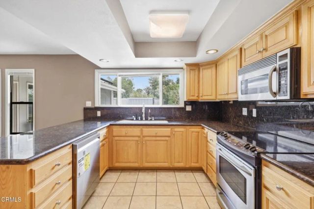 14 Bradford Avenue, Camarillo, CA 93010