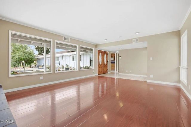 14 Bradford Avenue, Camarillo, CA 93010