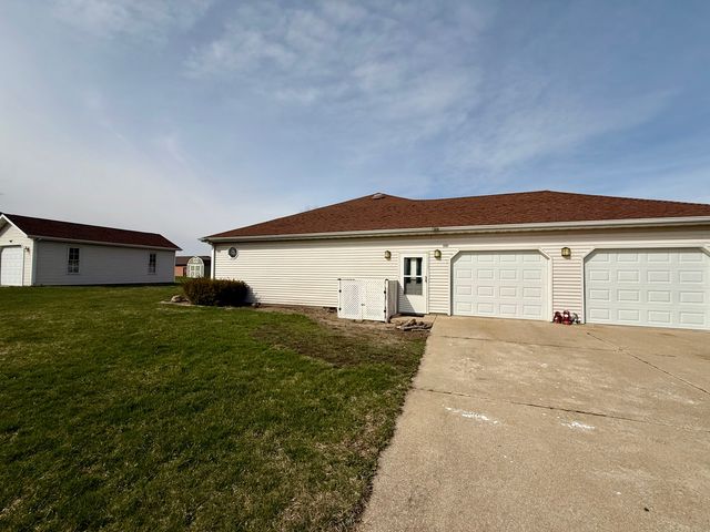 14133 Rebecca Lane, Clinton, IL 61727