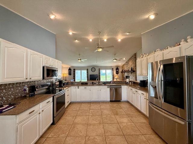 14133 Rebecca Lane, Clinton, IL 61727