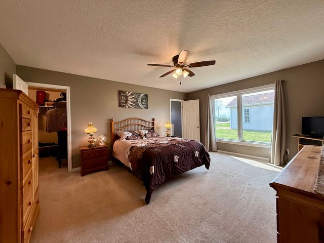 14133 Rebecca Lane, Clinton, IL 61727