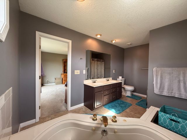 14133 Rebecca Lane, Clinton, IL 61727