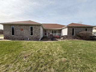 14133 Rebecca Lane, Clinton, IL 61727