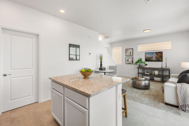 8924 Mountain Ash Avenue SW, Albuquerque, NM 87121