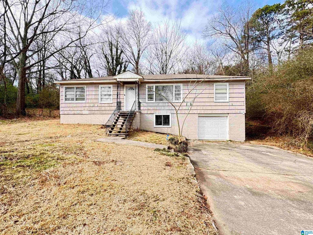 2612 2ND STREET NW, Center Point, AL 35215