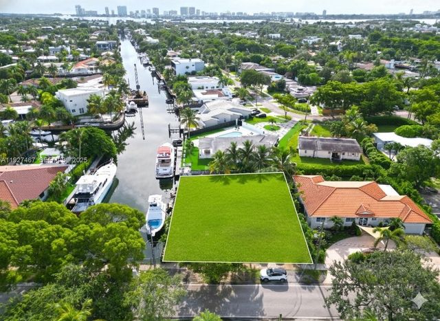 12735 Ixora Rd, North Miami, FL 33181