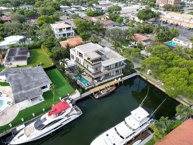 12735 Ixora Rd, North Miami, FL 33181