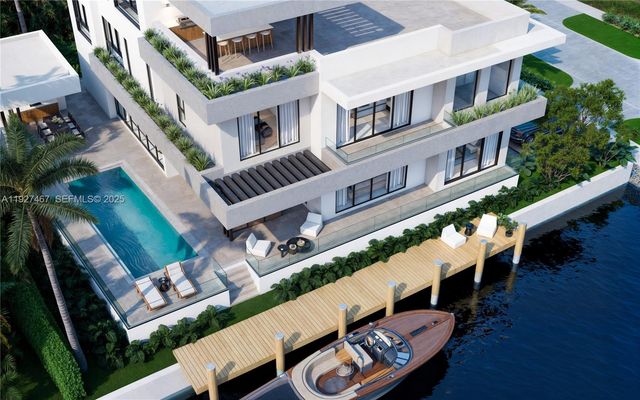 12735 Ixora Rd, North Miami, FL 33181