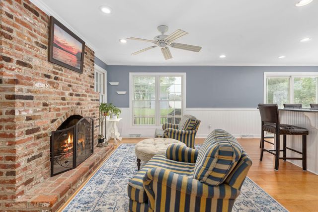 15 FOX RUN LN, Fredericksburg, VA 22405