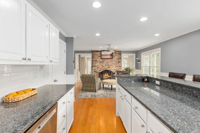 15 FOX RUN LN, Fredericksburg, VA 22405