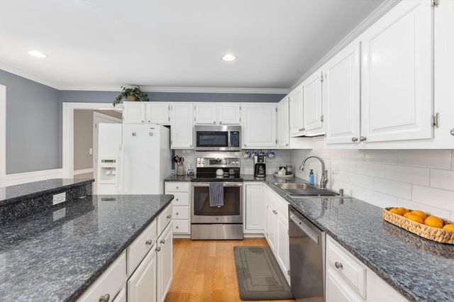 15 FOX RUN LN, Fredericksburg, VA 22405