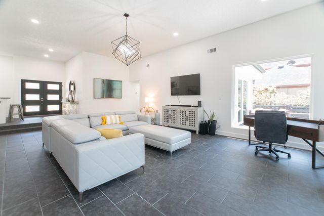 3103 Hemingway Drive, Montgomery, TX 77356