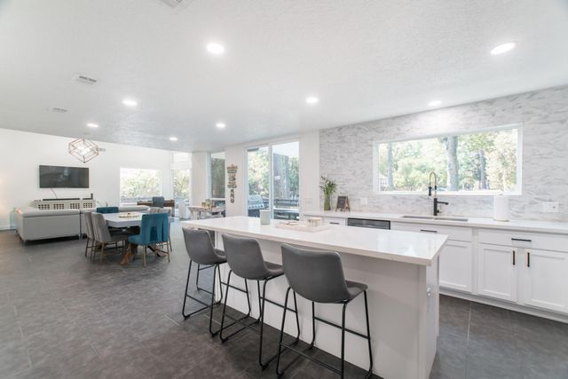 3103 Hemingway Drive, Montgomery, TX 77356