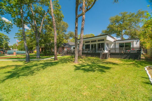 3103 Hemingway Drive, Montgomery, TX 77356