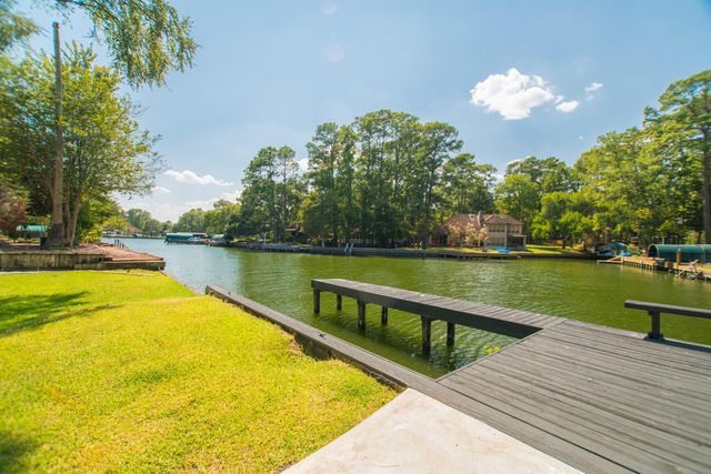 3103 Hemingway Drive, Montgomery, TX 77356