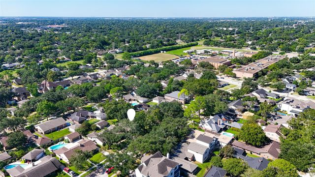 5223 Wigton Drive, Houston, TX 77096