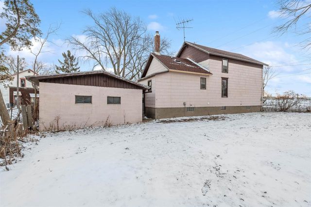 300 4TH AVENUE, Menominee, MI 49858