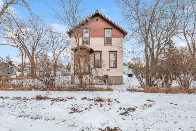 300 4TH AVENUE, Menominee, MI 49858