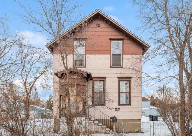 300 4TH AVENUE, Menominee, MI 49858