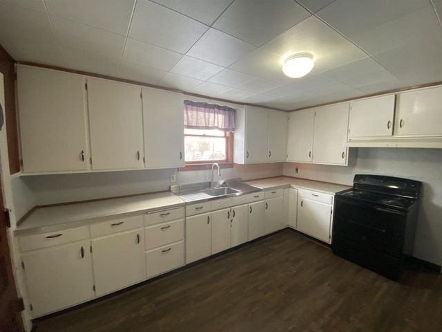 300 4TH AVENUE, Menominee, MI 49858