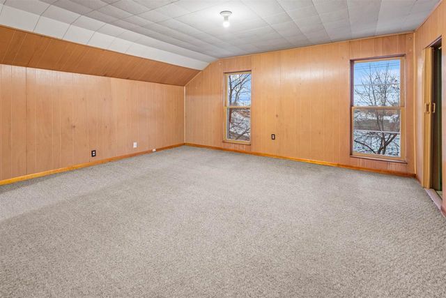 300 4TH AVENUE, Menominee, MI 49858