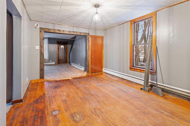 300 4TH AVENUE, Menominee, MI 49858