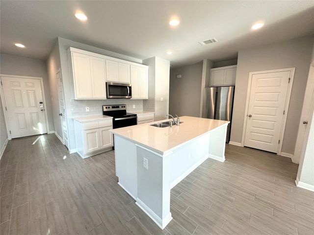 243 Kellys Heroes WAY, Jarrell, TX 76537