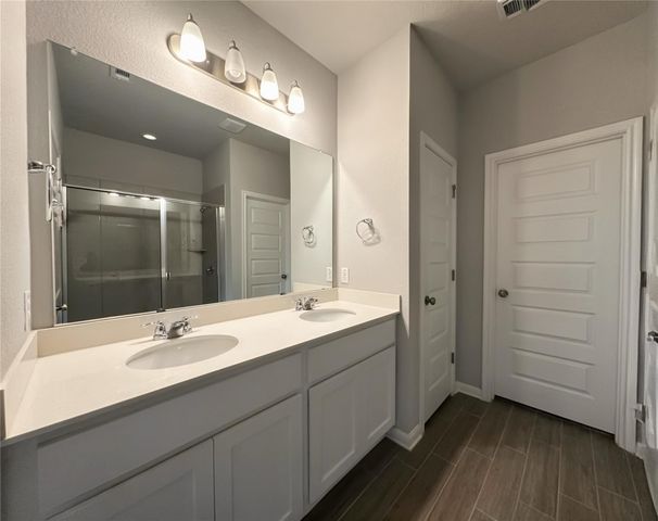 243 Kellys Heroes WAY, Jarrell, TX 76537