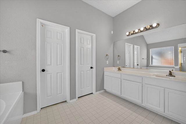 1424 Mayflower Lane, Lewisville, TX 75077