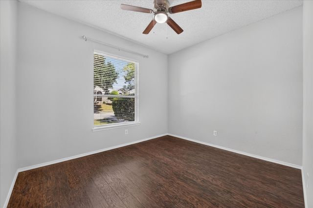 1424 Mayflower Lane, Lewisville, TX 75077