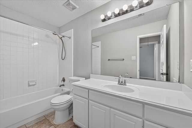 1424 Mayflower Lane, Lewisville, TX 75077