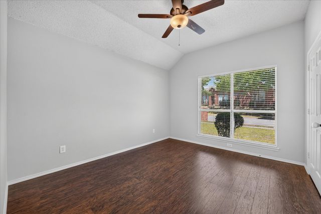 1424 Mayflower Lane, Lewisville, TX 75077
