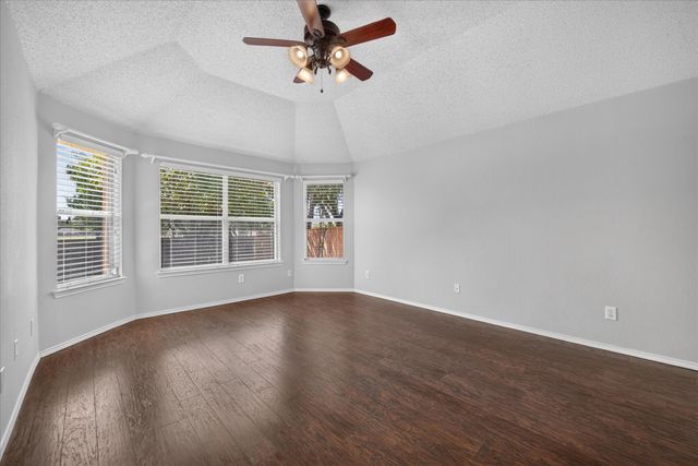 1424 Mayflower Lane, Lewisville, TX 75077
