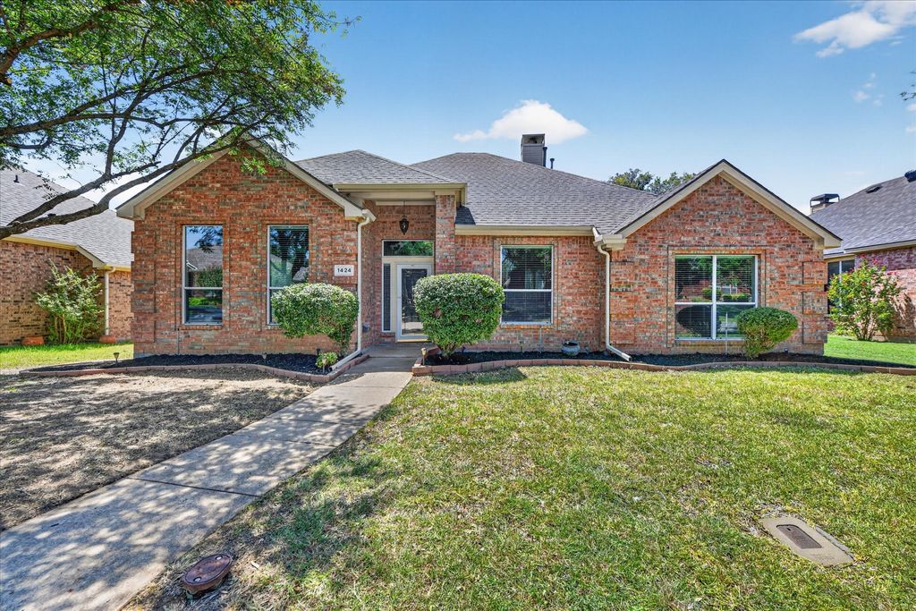 1424 Mayflower Lane, Lewisville, TX 75077