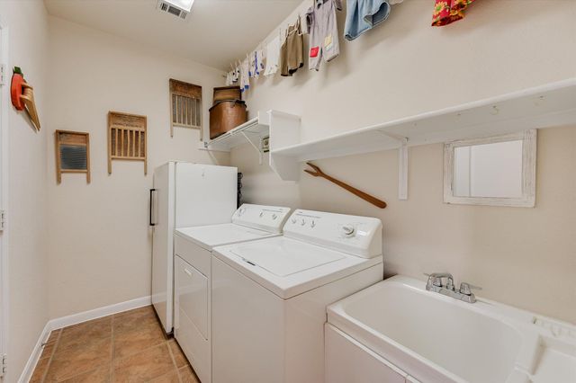 102 Yosemite RD, Georgetown, TX 78633