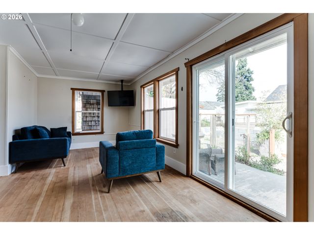 111 HOLEMAN Ave, Eugene, OR 97404